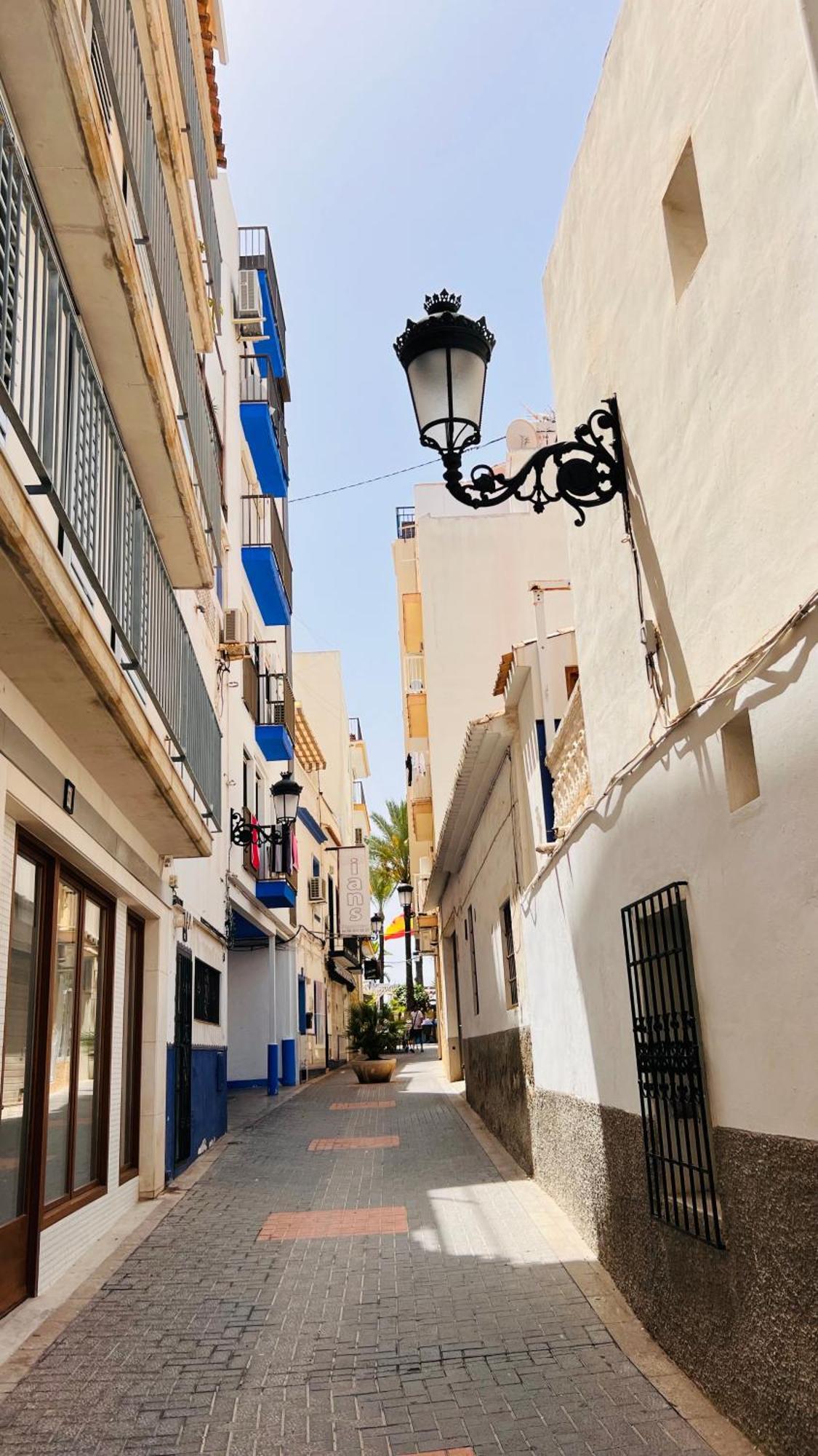 Apartamento Atico Con Vistas En El Casco Antiguo De Benidorm Exterior foto